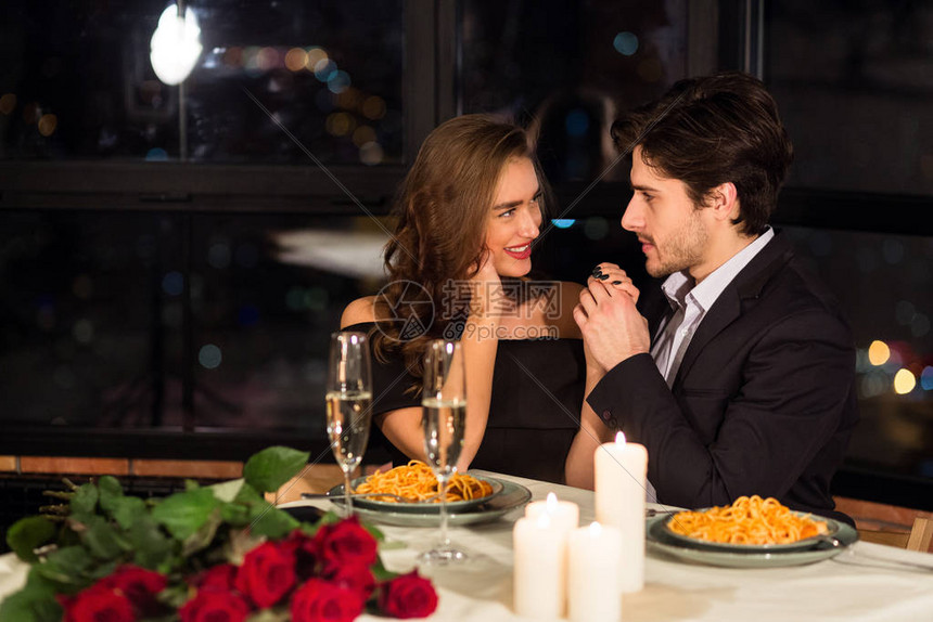 Ambiguous-Stage Dates: 3 Physical Contact Tips to Boost Intimacy Without Awkwardness
